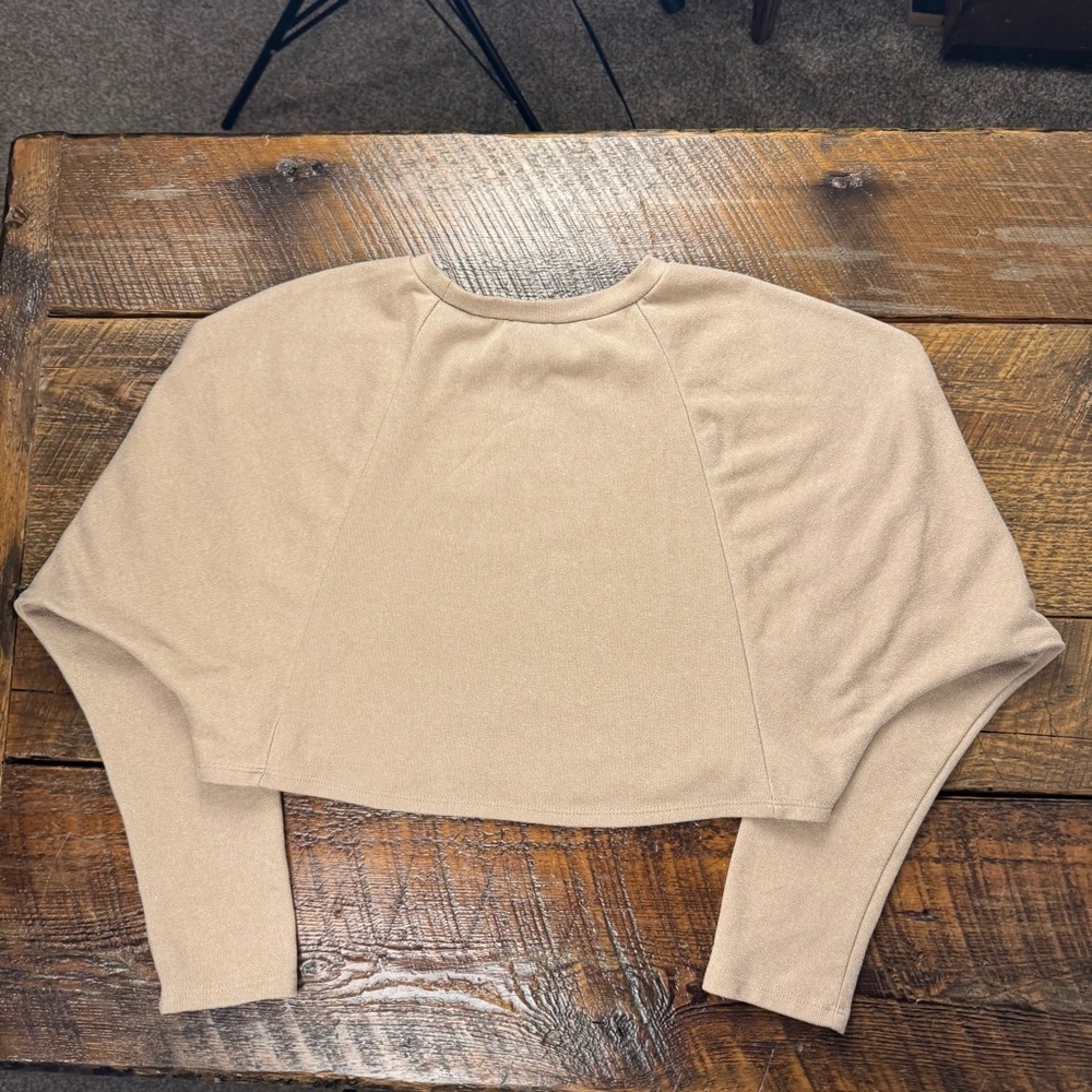 Paper Crane Women’s Beige Long Sleeve Crop Top Stretch Pullover Anthropologie S - Picture 8 of 8